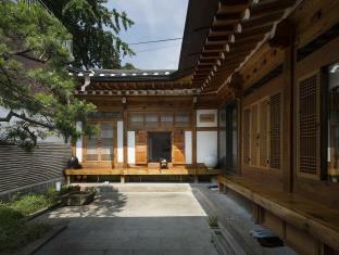 Xiwoo Hanok Guest house 2*